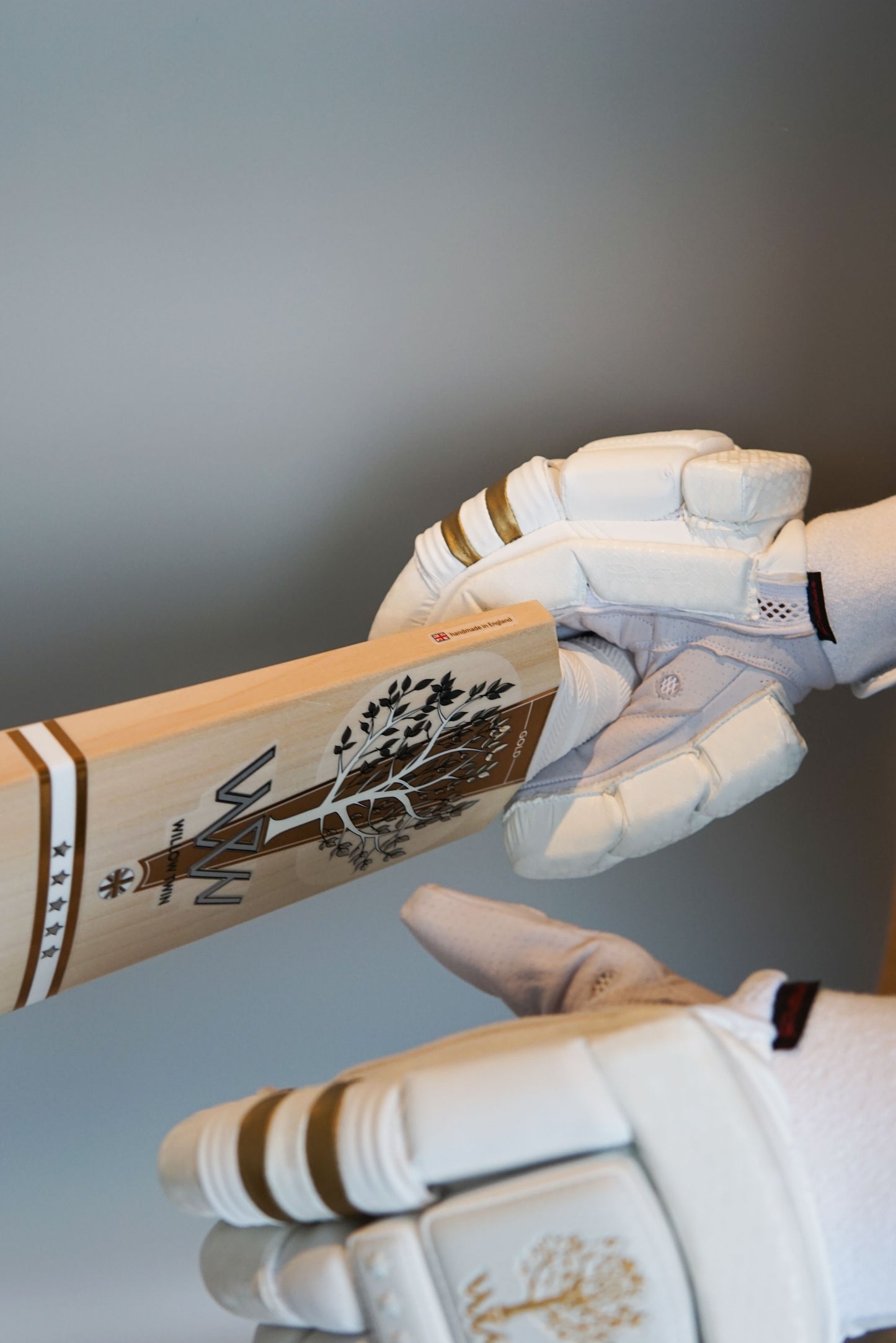 Willow Twin cricket batting gloves feature grip and protection.